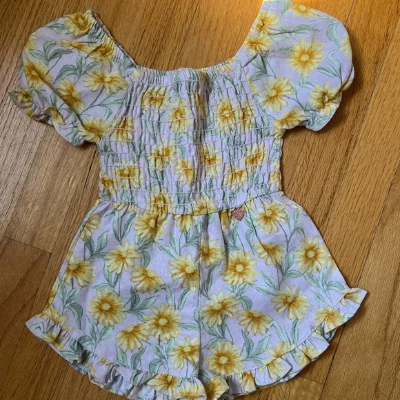 Vince Camuto sunflower romper size 2T - Picture 3 of 4